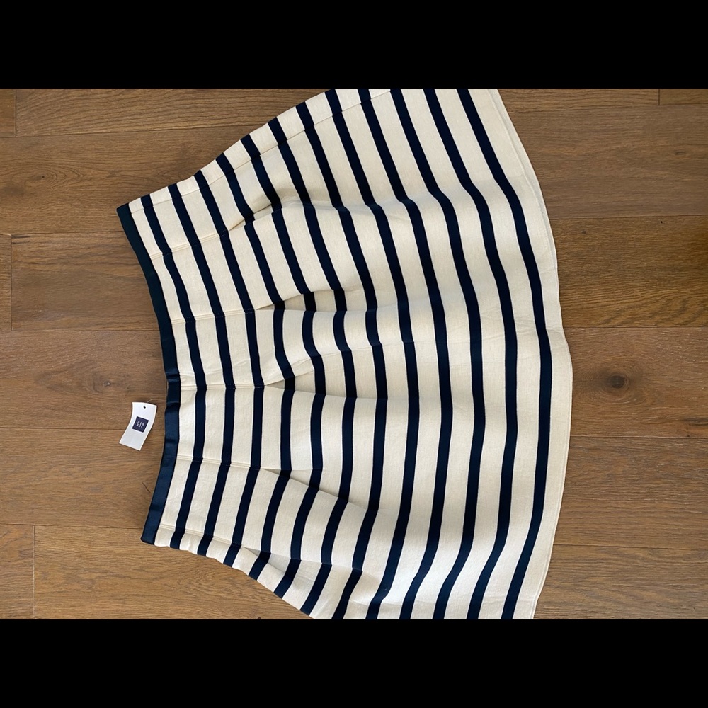 Gap women’s skirt size XL